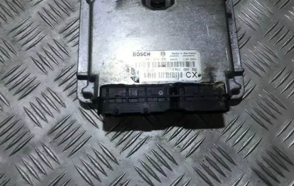 Opel Vectra B Engine control unit/module 0281001874 000609