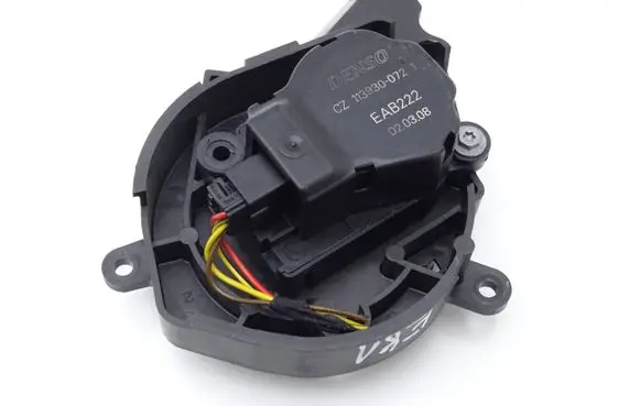 BMW 1 E81 E87 Air flap motor/actuator CZ113930072