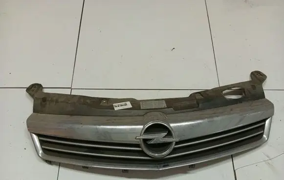 Opel Astra H Front grill 13225780