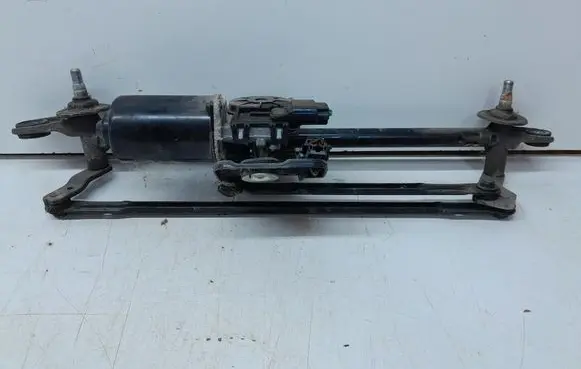 KIA Sportage Front wiper linkage and motor