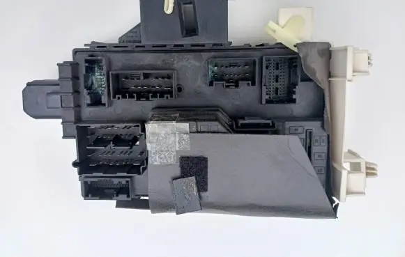 Ford Mustang V Fuse box set br3t15604cb
