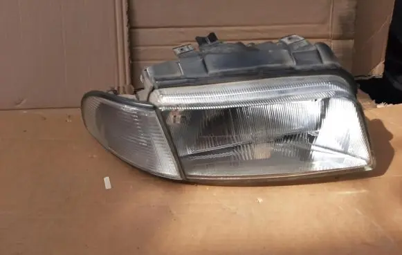 Audi A4 S4 B5 8D Headlight/headlamp 8D0941004A