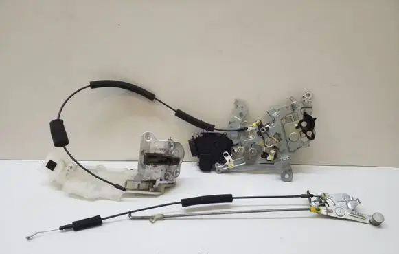 Mazda 5 Sliding door lock C23572973
