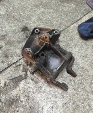 BMW 3 E30 Power steering pump mounting bracket 12646439
