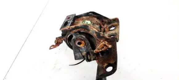Engine mount bracket