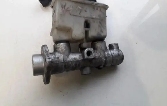 Mazda 323 Master brake cylinder