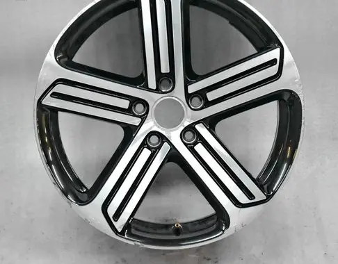 Volkswagen Golf VII R18 alloy rim 