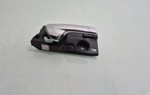 Jeep Grand Cherokee Front door interior handle