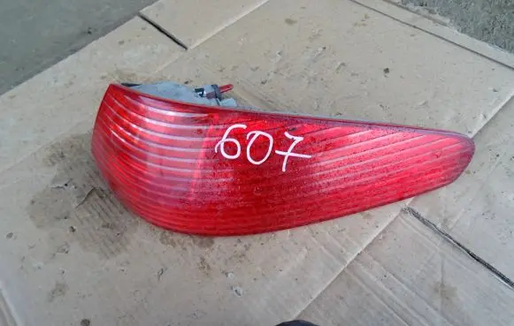 Peugeot 607 Rear/tail lights 2543D