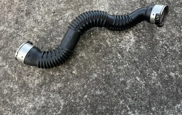 Mercedes-Benz GLA W156 Intercooler hose/pipe A2465200001 2465200001