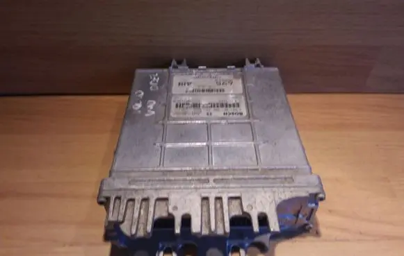 Volvo S40, V40 Engine control unit/module 0281001906