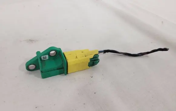 Volkswagen Golf V Airbag deployment crash/impact sensor 1K0909606 5WK43273