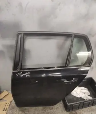 Volkswagen Golf VI Rear door 