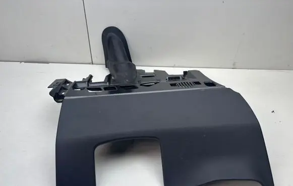 Dashboard lower bottom trim panel