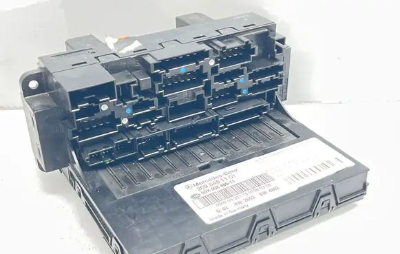 Mercedes-Benz CLK A209 C209 Fuse module 2095451101 5DK00848511