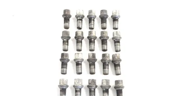Volkswagen Golf VII Nuts/bolts 