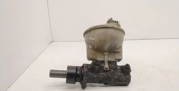 Volkswagen Golf III Master brake cylinder 1H1611307A