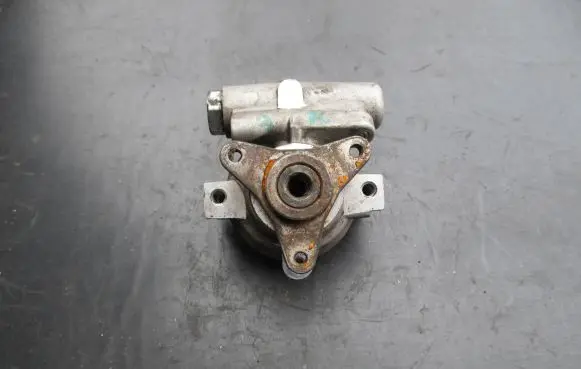 Renault Trafic II (X83) Power steering pump 619720371