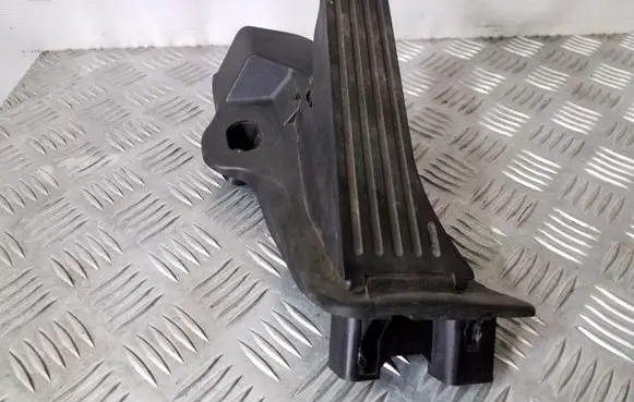 Volkswagen Sharan Accelerator throttle pedal 65102100