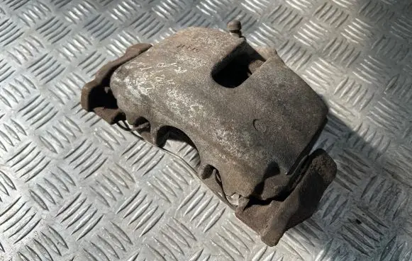 Volkswagen PASSAT B6 Front brake caliper
