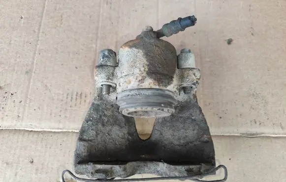 Opel Zafira A Front brake caliper