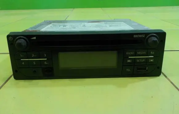 Opel Movano B Radio/CD/DVD/GPS head unit 281159217R