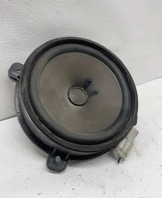 Chevrolet Captiva Front door speaker 96673539