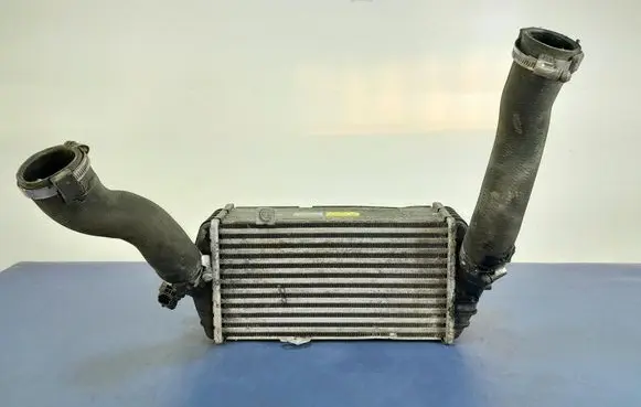 Hyundai i30 Intercooler radiator 282702A570