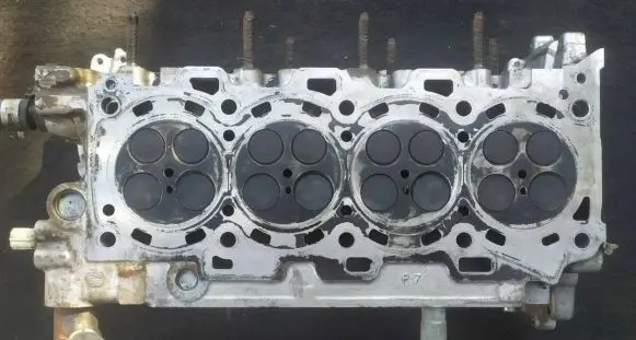 Toyota Corolla Verso AR10 Engine head 