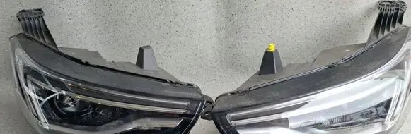 Opel Grandland X Headlights/headlamps set YP00016180 YP00015980