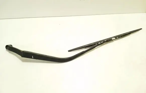 Mitsubishi Outlander Front wiper blade arm