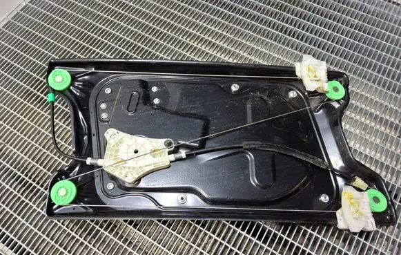 Land Rover Range Rover Sport L320 Front window lifting mechanism without motor 994730