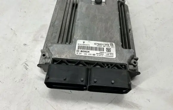Maserati Ghibli Engine control unit/module 670031346 670031346B 0261S09896