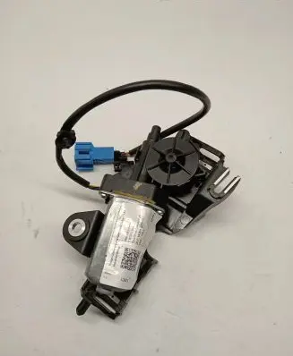 Mercedes-Benz E W213 Seat belt adjustment motor A2058600282