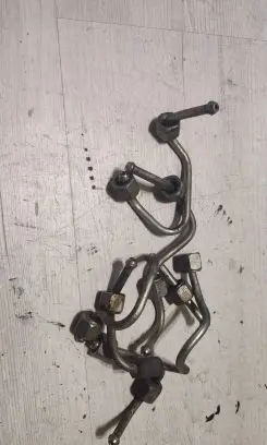 Renault Kadjar Fuel injector supply line/pipe 