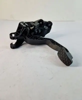 Ford Fiesta Clutch pedal ay117b633ge