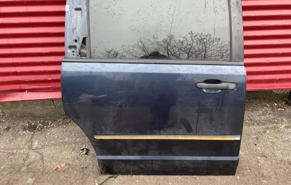 Chrysler Grand Voyager V Rear door