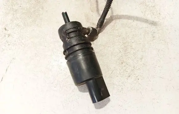 BMW 5 F10 F11 Windscreen/windshield washer pump 693416001