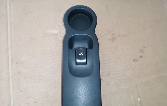 Renault Modus Electric window control switch 8200278436