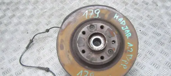 Renault Kadjar Front wheel hub spindle knuckle