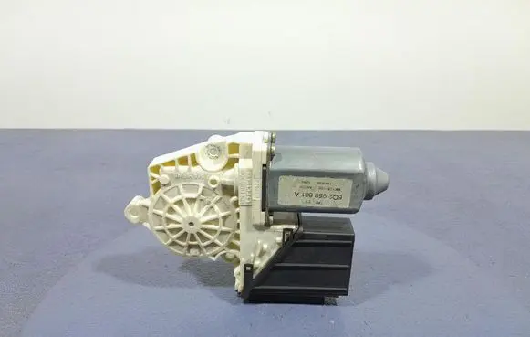 Volkswagen Polo Front door window regulator with motor 6Q2959801A