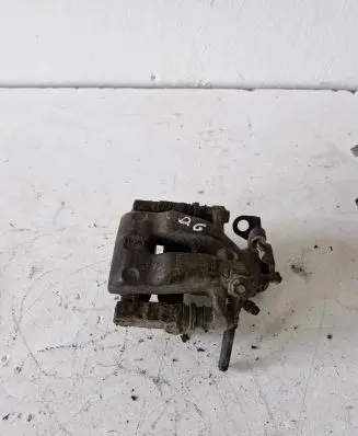 Opel Meriva A Rear brake caliper 
