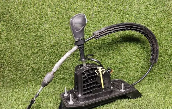 Volkswagen PASSAT B7 Gear selector 3AC713025A 10005616600 00006404S