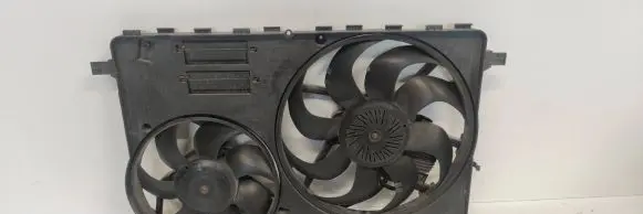 Volvo V70 Radiator cooling fan shroud 31338823