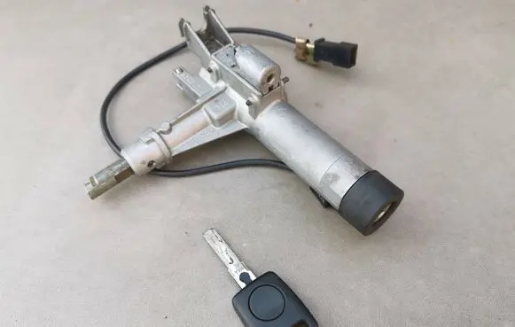 Audi A6 S6 C4 4A Ignition lock 4A2905851D