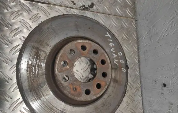 Volkswagen Tiguan Front brake disc
