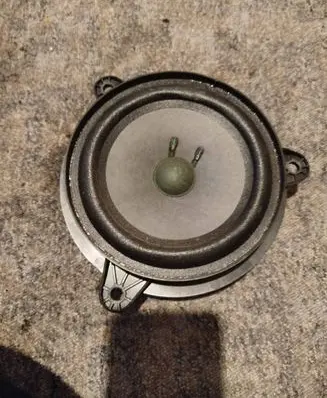 Nissan Qashqai+2 Rear door speaker 281567Y300