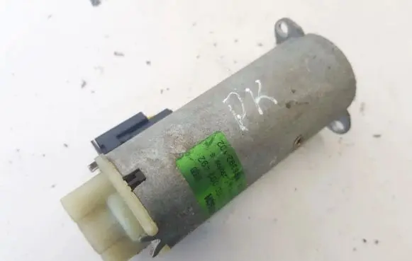 Volvo S80 Seat adjustment motor 0130002492 198392-102