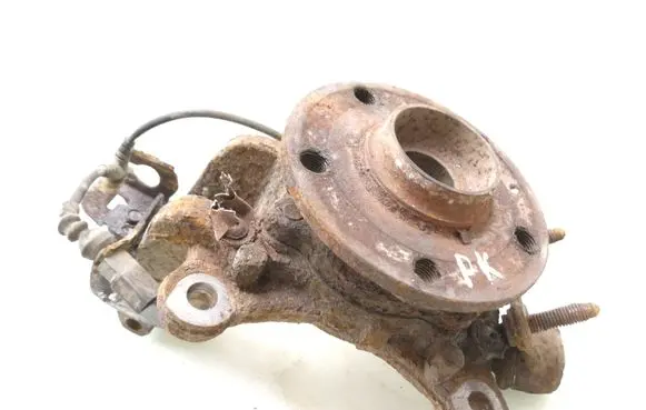 Volkswagen Touran I Front wheel hub spindle knuckle