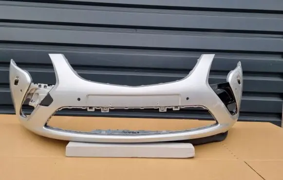 Opel Zafira C Front bumper 13300485
